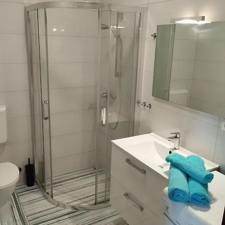 Apartment Adora2 *